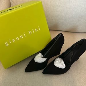 Gianni Bini Garnett Suede Pointed Toe Wedge